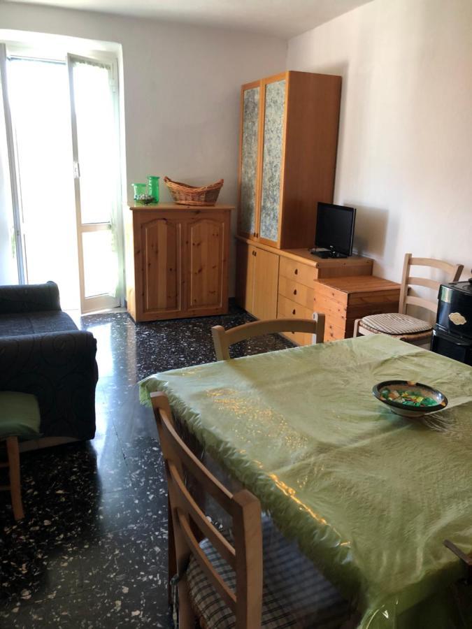Bilocale Mirella Apartment Carro Ngoại thất bức ảnh